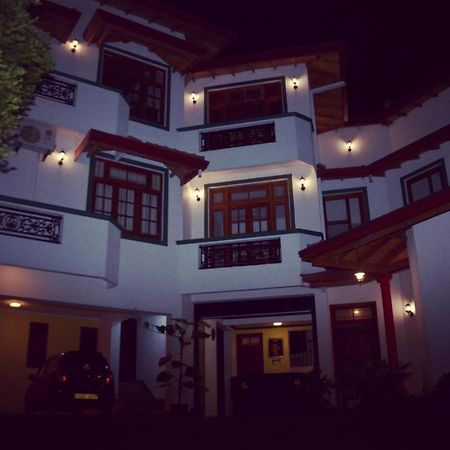 Hotel Mandakini Battaramulla Exterior foto